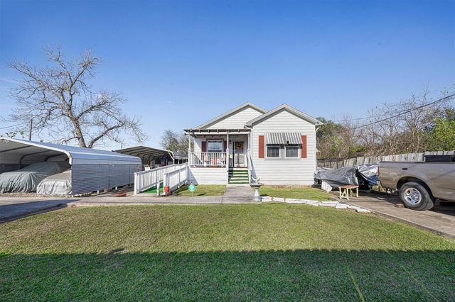 7018 N Martin Luther King Avenue, Hitchcock, TX 77563