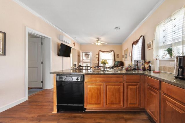 7018 N Martin Luther King Avenue, Hitchcock, TX 77563