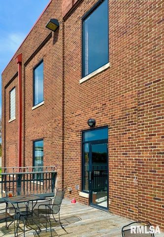 330 SW WATER Street, Peoria, IL 61601