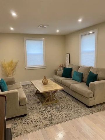 65 Louis St A, Barnstable, MA 02601