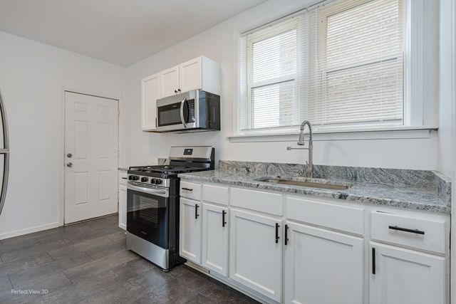 7332 S Artesian Avenue 1, Chicago, IL 60629