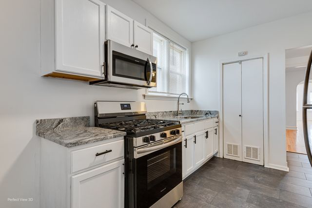 7332 S Artesian Avenue 1, Chicago, IL 60629