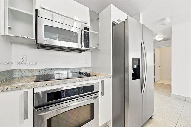 601 NE 36th St 2308, Miami, FL 33137