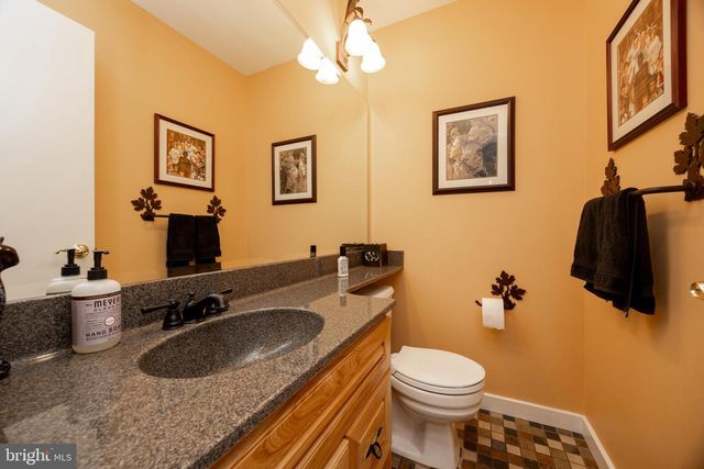 2041 SPRING VALLEY RD, Lansdale, PA 19446