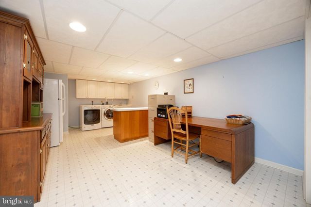 2041 SPRING VALLEY RD, Lansdale, PA 19446