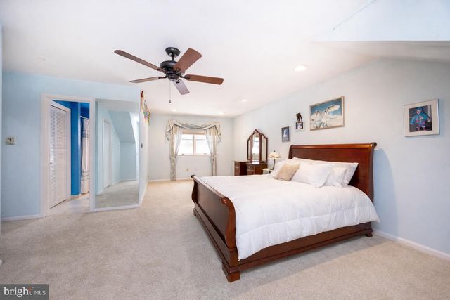 2041 SPRING VALLEY RD, Lansdale, PA 19446