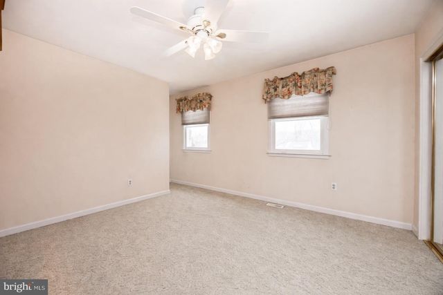 2041 SPRING VALLEY RD, Lansdale, PA 19446