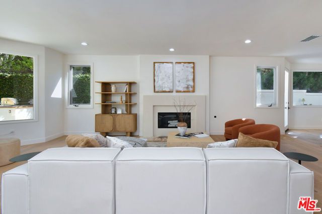 25605 Melbourne Court, Calabasas, CA 91302