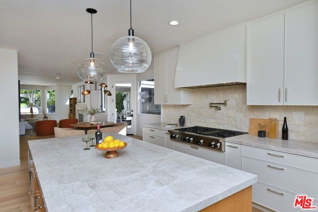 25605 Melbourne Court, Calabasas, CA 91302