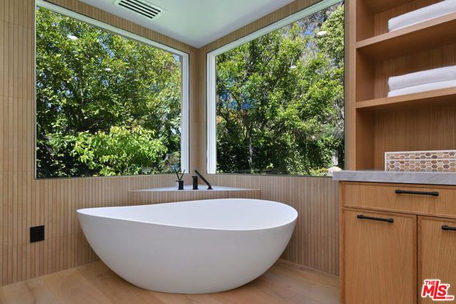 25605 Melbourne Court, Calabasas, CA 91302