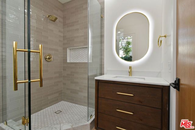 25605 Melbourne Court, Calabasas, CA 91302