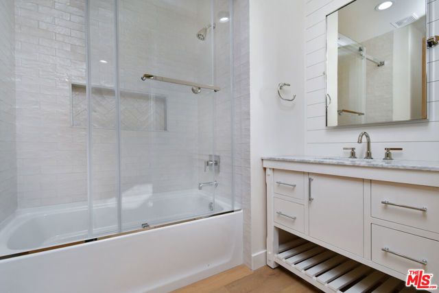 25605 Melbourne Court, Calabasas, CA 91302