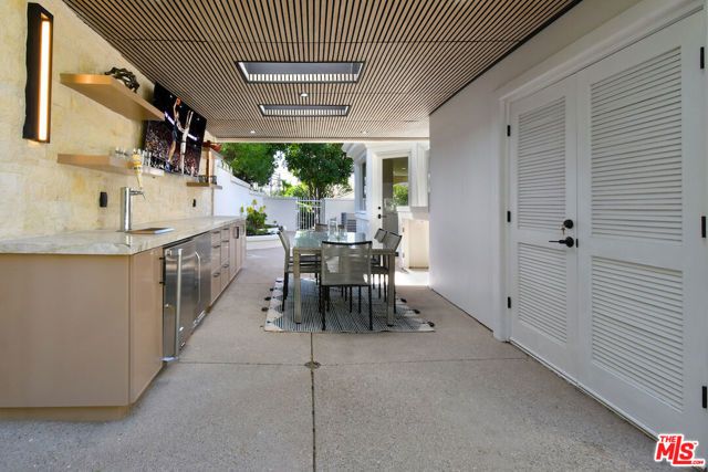 25605 Melbourne Court, Calabasas, CA 91302