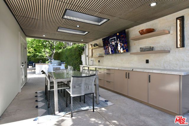 25605 Melbourne Court, Calabasas, CA 91302