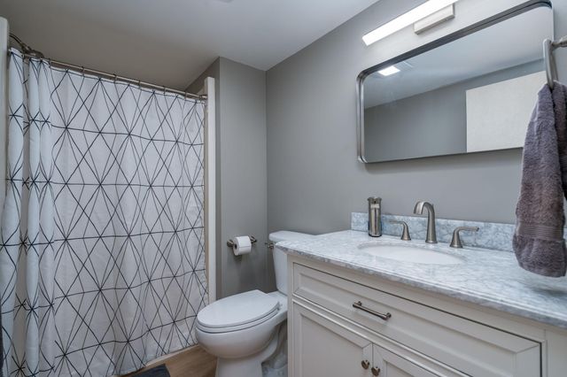 317 Meadow Woods Drive, Mankato, MN 56001