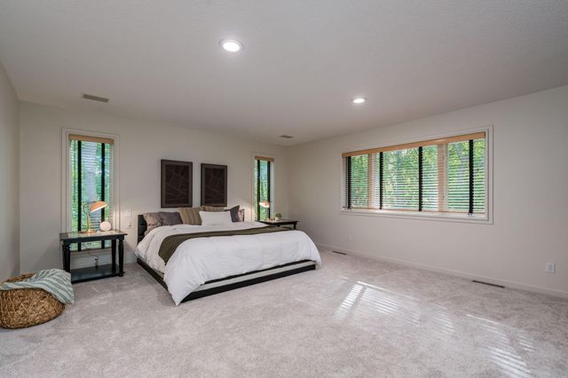 317 Meadow Woods Drive, Mankato, MN 56001