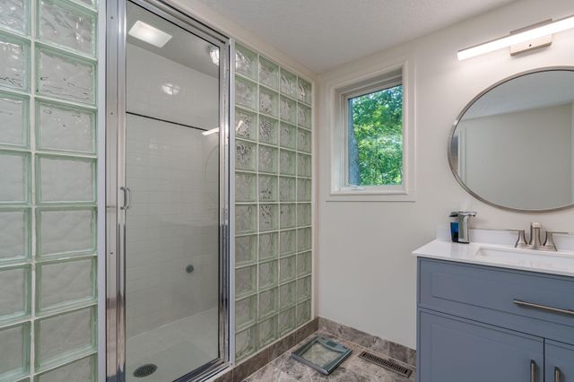 317 Meadow Woods Drive, Mankato, MN 56001