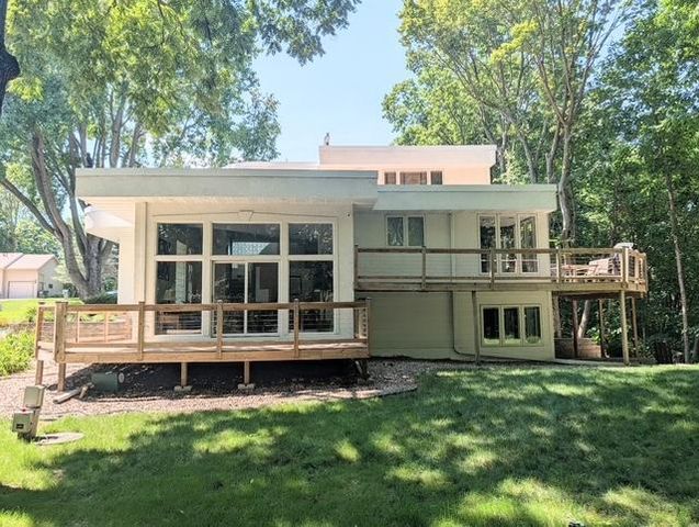 317 Meadow Woods Drive, Mankato, MN 56001