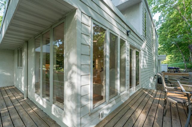 317 Meadow Woods Drive, Mankato, MN 56001