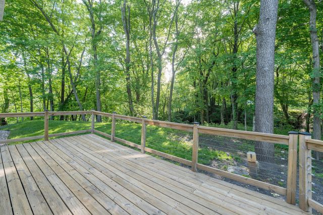 317 Meadow Woods Drive, Mankato, MN 56001