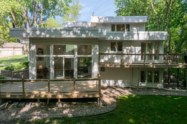 317 Meadow Woods Drive, Mankato, MN 56001