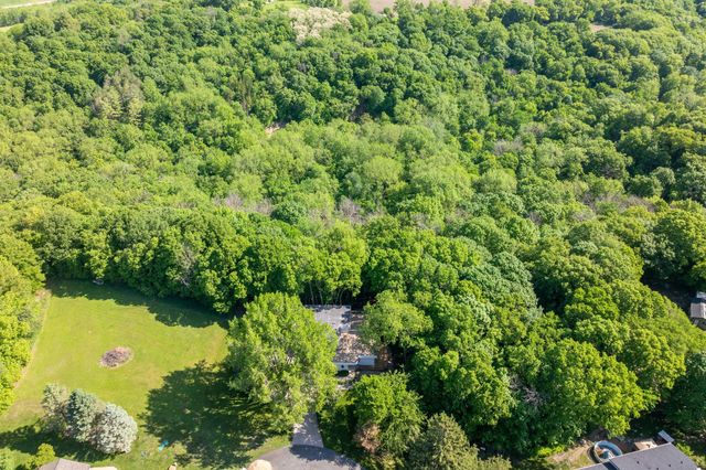 317 Meadow Woods Drive, Mankato, MN 56001