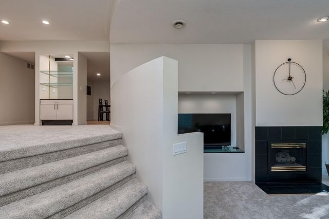 317 Meadow Woods Drive, Mankato, MN 56001