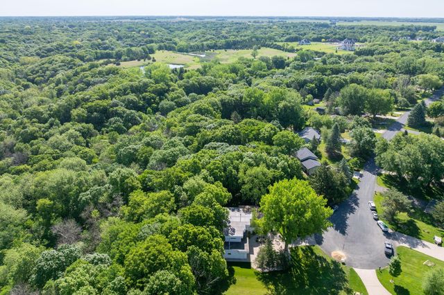 317 Meadow Woods Drive, Mankato, MN 56001