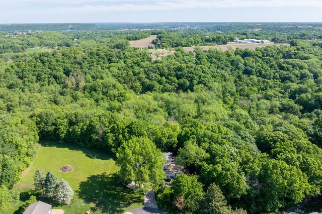 317 Meadow Woods Drive, Mankato, MN 56001