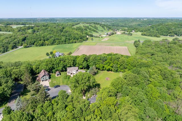 317 Meadow Woods Drive, Mankato, MN 56001