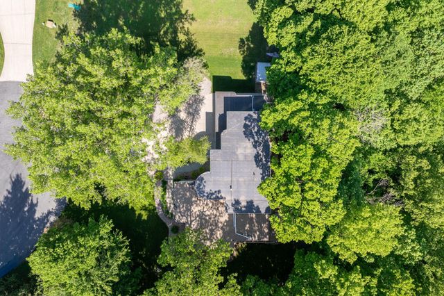 317 Meadow Woods Drive, Mankato, MN 56001