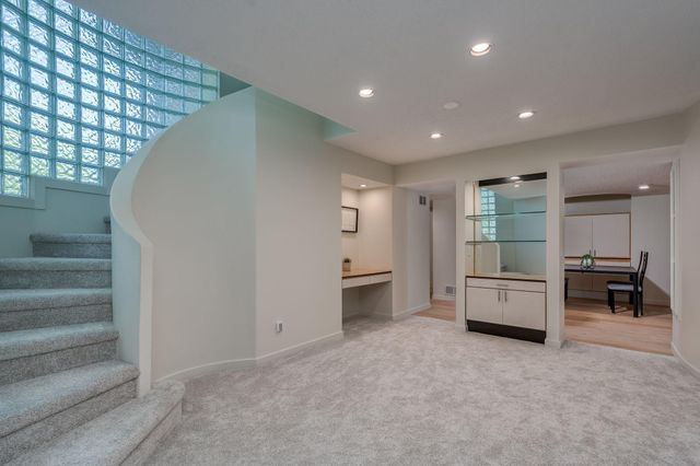 317 Meadow Woods Drive, Mankato, MN 56001