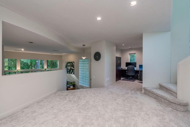 317 Meadow Woods Drive, Mankato, MN 56001