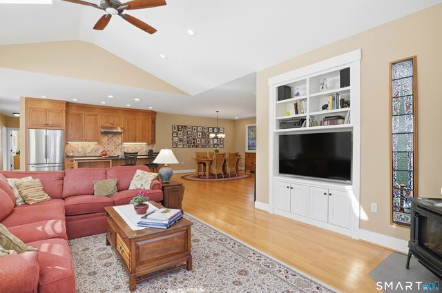 166 East Cotton Hill Road, New Hartford, CT 06057