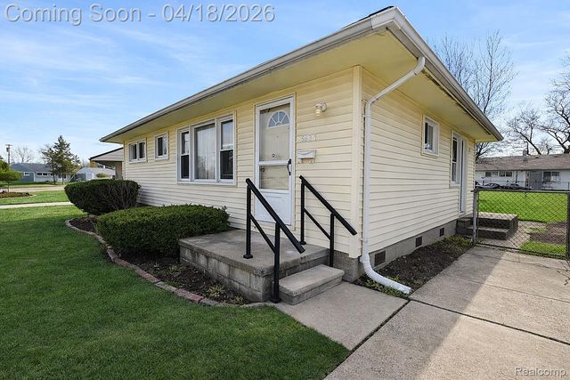 431 Lytle Place, Garden City, MI 48135