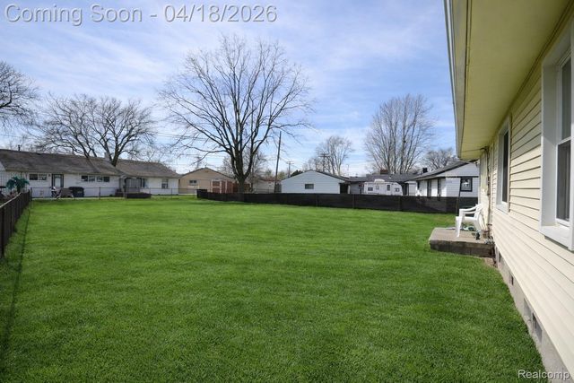 431 Lytle Place, Garden City, MI 48135