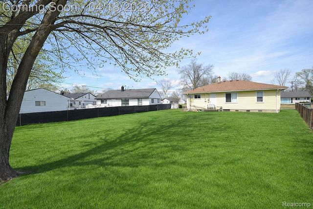 431 Lytle Place, Garden City, MI 48135