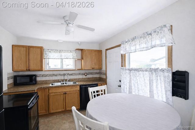 431 Lytle Place, Garden City, MI 48135