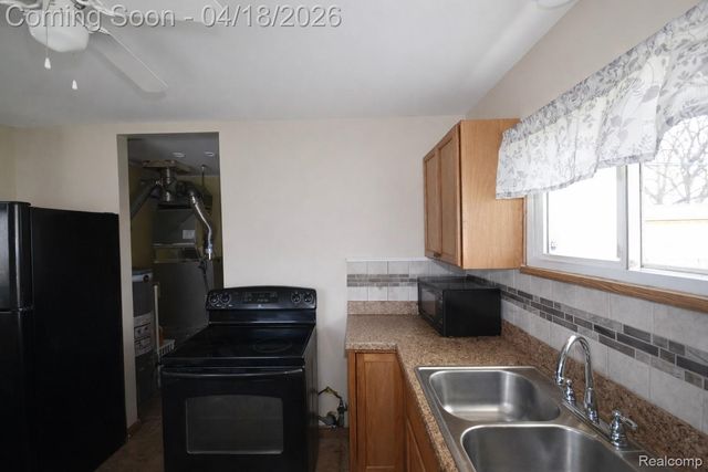 431 Lytle Place, Garden City, MI 48135