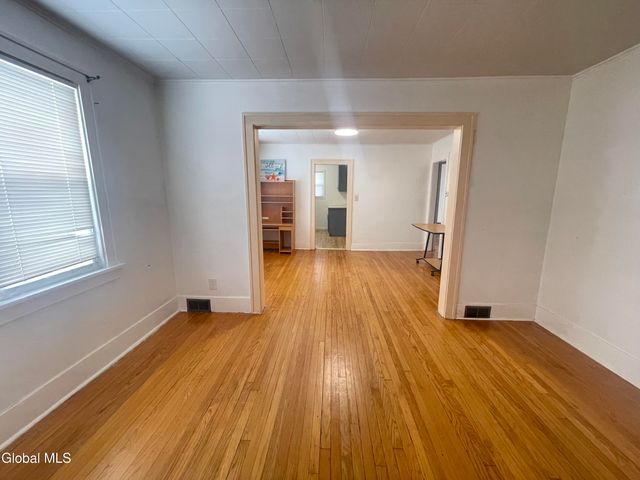 13 Washington Avenue, Colonie, NY 12205