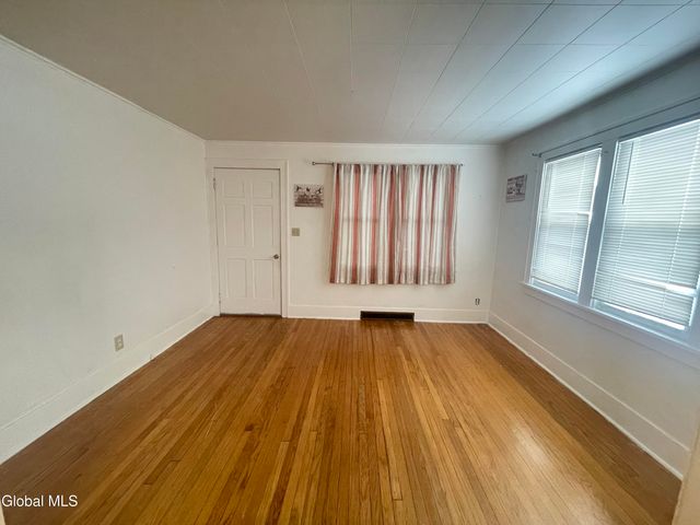 13 Washington Avenue, Colonie, NY 12205