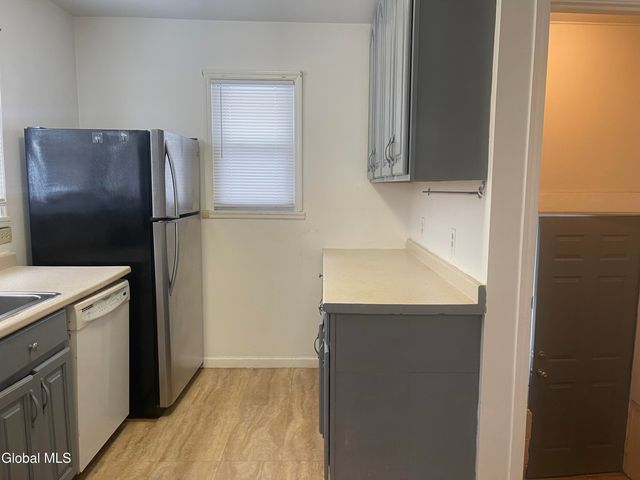 13 Washington Avenue, Colonie, NY 12205