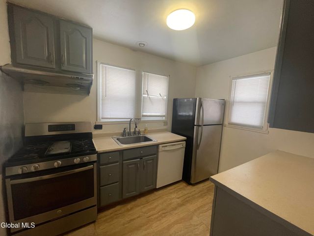 13 Washington Avenue, Colonie, NY 12205