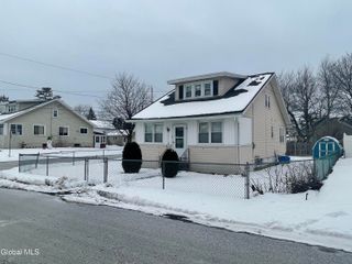 13 Washington Avenue, Colonie, NY 12205