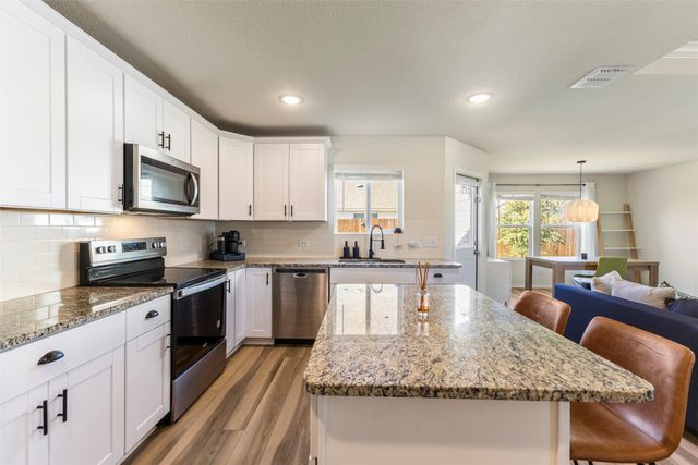 10112 Falkland Road, Fort Worth, TX 76036