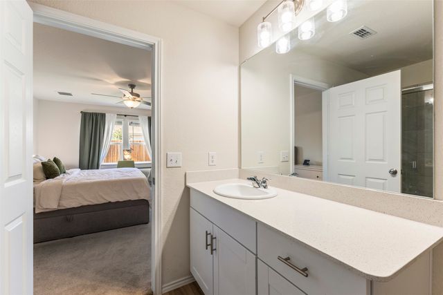 10112 Falkland Road, Fort Worth, TX 76036