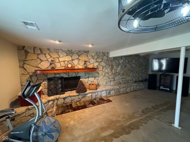 10090 N State Road 75 Highway, North Salem, IN 46165