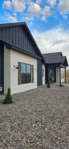 2116 Kaiser Road NE, Rio Rancho, NM 87144