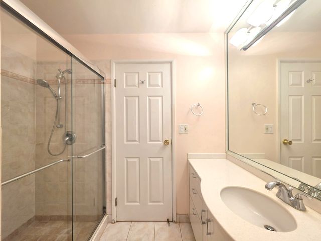 703 MALLARD Lane, Deerfield, IL 60015