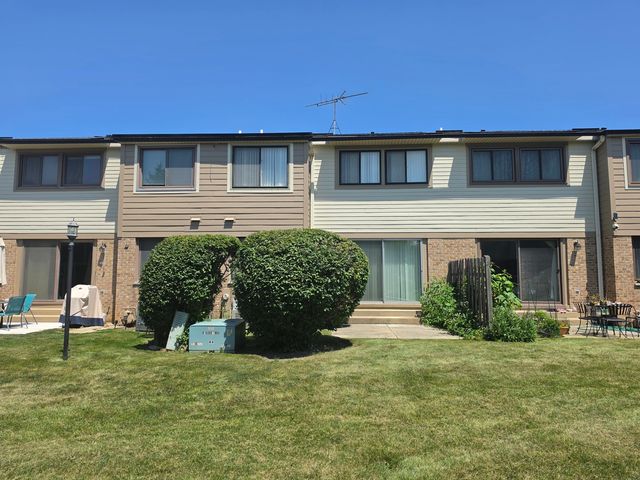 703 MALLARD Lane, Deerfield, IL 60015